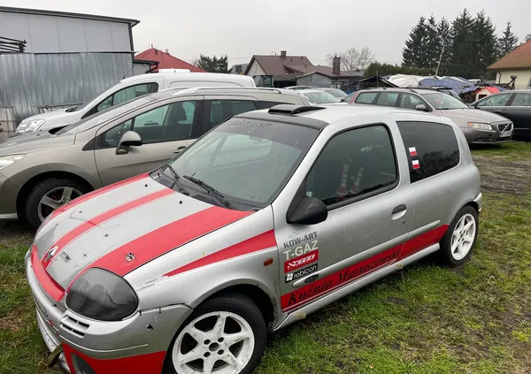 renault Renault Clio cena 17000 przebieg: 246551, rok produkcji 2000 z Białobrzegi